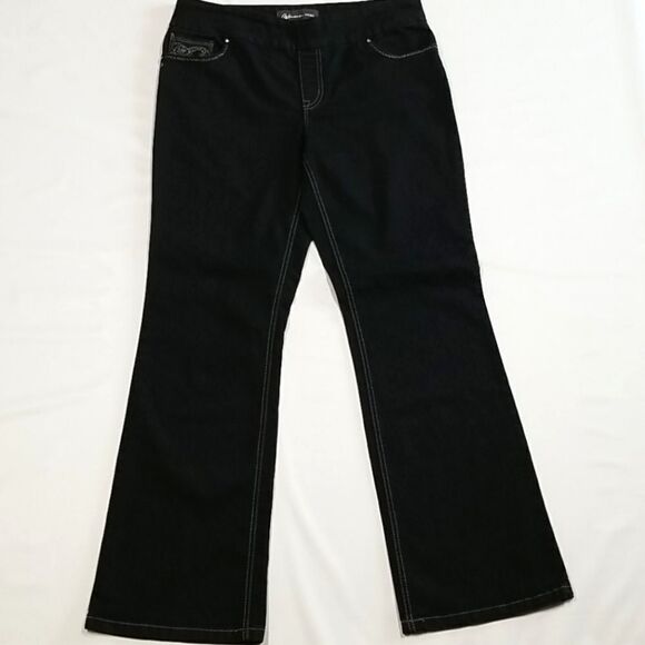 Reitmans Jeans Women's Size 11 Black Flare Leg With Embroidered Pockets Pull On - Picture 1 of 11